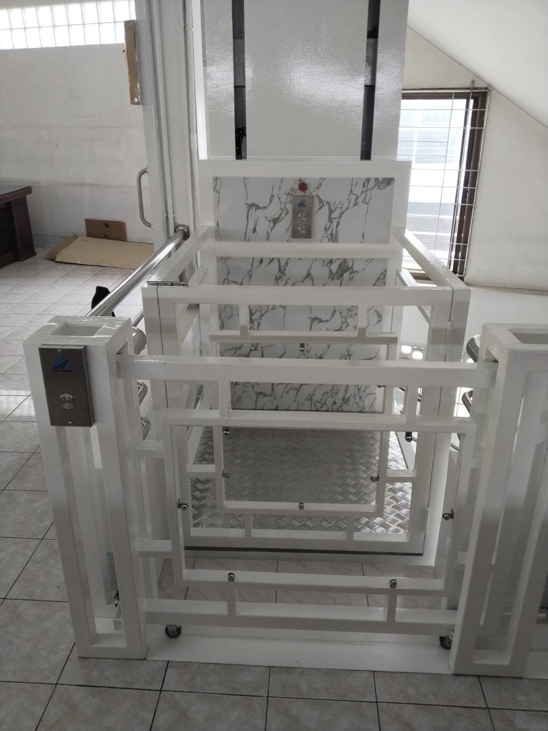 HYDRAULIC LIFT ELEVATOR 15